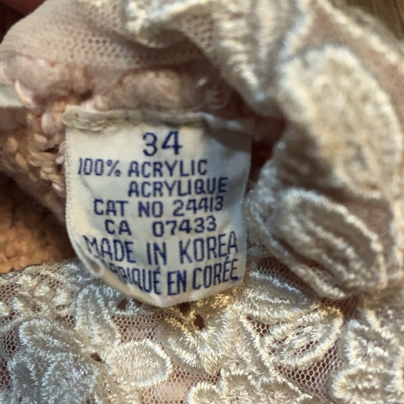 Vintage Pink Knit Lace Collar Sweater - Picture 15 of 17